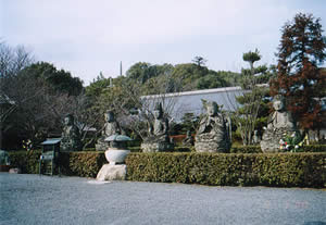 霊園